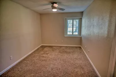 319 Buffalo Trail, Lake Jackson, TX 77566 - Photo 16