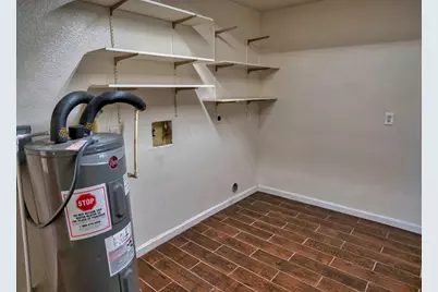 319 Buffalo Trail, Lake Jackson, TX 77566 - Photo 24