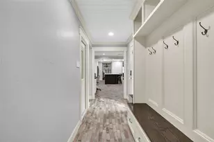 52 Dewberry Ct, Lake Jackson, TX 77566 - Photo 2