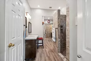 1211 Woodchase Dr, Pearland, TX 77581 - Photo 16