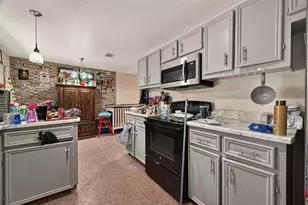 1316 N Main St, Highlands, TX 77562 - Photo 12