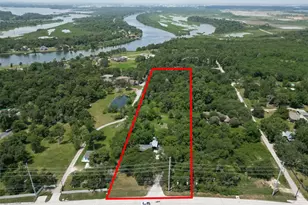 1316 N Main St, Highlands, TX 77562 - Photo 2