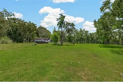 1316 N Main Street, Highlands, TX 77562 - Photo 24
