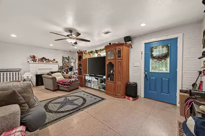 1316 N Main Street, Highlands, TX 77562 - Photo 6