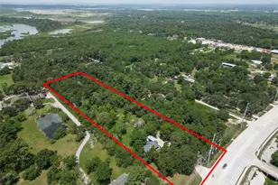 1316 N Main St, Highlands, TX 77562 - Photo 32
