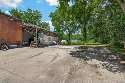 1316 N Main Street, Highlands, TX 77562 - Photo 18