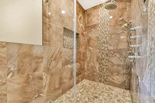 2422 Kinsdale Ave, Dickinson, TX 77539 - Photo 24