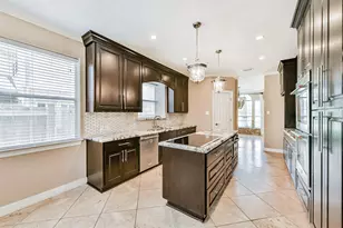 2422 Kinsdale Ave, Dickinson, TX 77539 - Photo 10