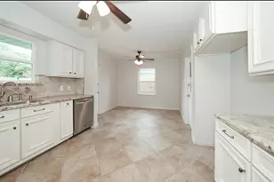 9535 Meadowbriar Ln, Houston, TX 77063 - Photo 8