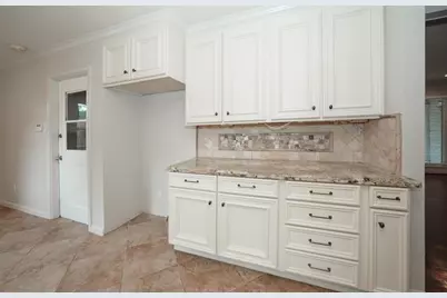 9535 Meadowbriar Lane, Houston, TX 77063 - Photo 10