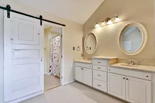 8111 Broadway St, Galveston, TX 77554 - Photo 40