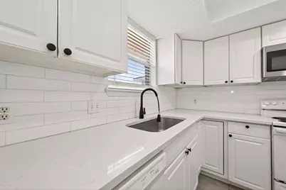 13819 Southline Road, Sugar Land, TX 77498 - Photo 10