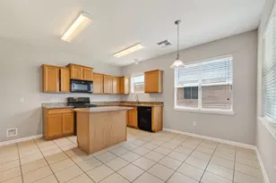 16119 Gavin Ln, Houston, TX 77049 - Photo 8