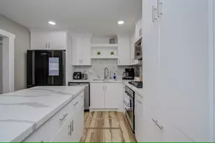 4802 Crane St, Hitchcock, TX 77563 - Photo 14