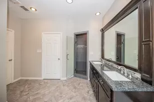 11527 Earley Forest Ln, Houston, TX 77043 - Photo 16