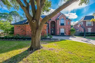 11527 Earley Forest Ln, Houston, TX 77043 - Photo 2