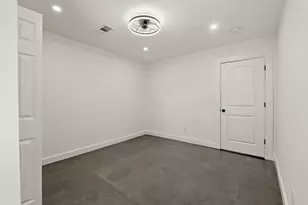 5902 Reamer St, Houston, TX 77074 - Photo 28