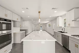 5902 Reamer St, Houston, TX 77074 - Photo 14