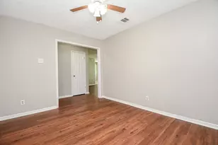 922 Bacliff Dr, Bacliff, TX 77518 - Photo 10
