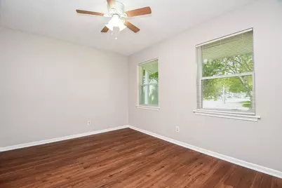 922 Bacliff Drive, Bacliff, TX 77518 - Photo 10