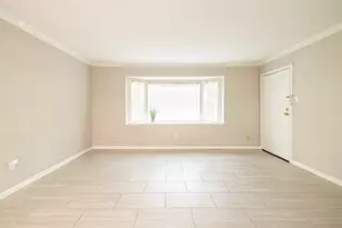 11609 Chimney Rock Rd, Houston, TX 77035 - Photo 6