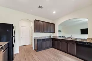 15311 Crescent Brookfield Dr, Humble, TX 77396 - Photo 4