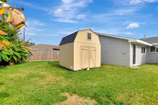 704 Teabury Ave, Pasadena, TX 77503 - Photo 38