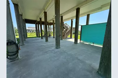 911 S Tinkle Lane, Crystal Beach, TX 77650 - Photo 10