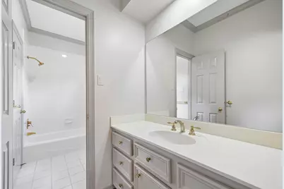 33 W Broad Oaks Drive, Houston, TX 77056 - Photo 28