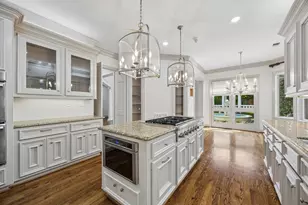33 W Broad Oaks Dr, Houston, TX 77056 - Photo 10