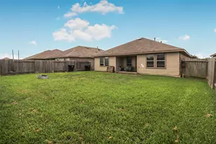 927 Petunia Falls Ln, Rosharon, TX 77583 - Photo 26