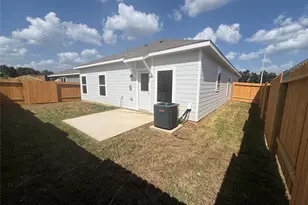 15881 Berry Hl Dr, Conroe, TX 77303 - Photo 2
