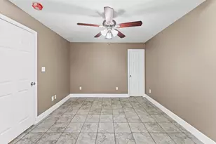 5646 Belmark St, Houston, TX 77033 - Photo 10