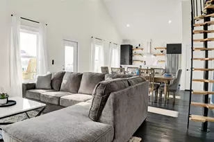 1064 Sunset Circle E, Crystal Beach, TX 77650 - Photo 12