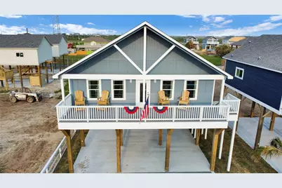 1064 Sunset Circle E, Crystal Beach, TX 77650 - Photo 2