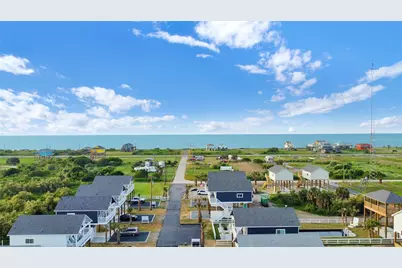 1064 Sunset Circle E, Crystal Beach, TX 77650 - Photo 4