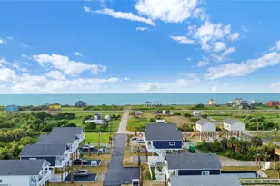 1064 Sunset Circle E, Crystal Beach, TX 77650 - Photo 4