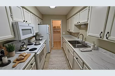 7400 Bellerive Drive #1204, Houston, TX 77036 - Photo 6