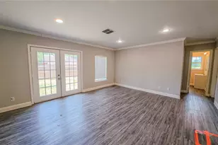 321 Circle Dr, Wharton, TX 77488 - Photo 4