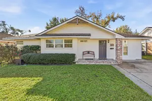 2626 Willowby Dr, Houston, TX 77008 - Photo 2