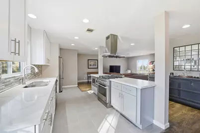 2626 Willowby Drive, Houston, TX 77008 - Photo 10