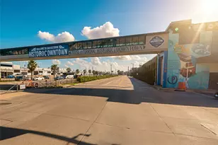 710 35th St, Galveston, TX 77550 - Photo 30