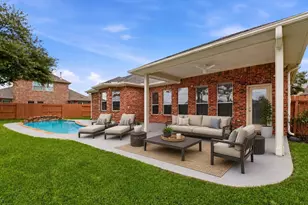 13401 Indigo Sands Dr, Pearland, TX 77584 - Photo 2