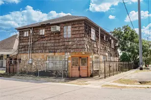 1414 Campbell St, Houston, TX 77009 - Photo 1