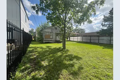 1210 Lindale Street, Houston, TX 77022 - Photo 2