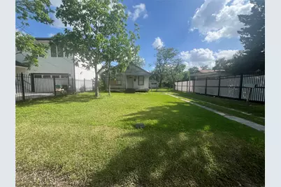 1210 Lindale Street, Houston, TX 77022 - Photo 8