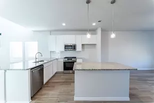 14318 Lunan Dr, Texas City, TX 77568 - Photo 6