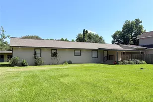 17807 Dean Ct, Conroe, TX 77302 - Photo 2