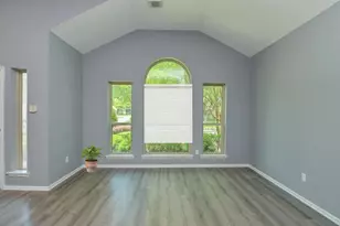 12922 Mills Bend St, Houston, TX 77070 - Photo 10