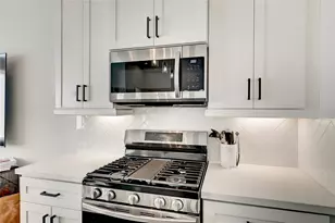 107 W Whitney St, Houston, TX 77018 - Photo 26